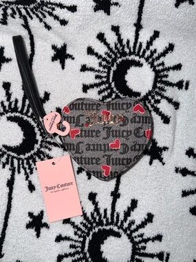 NWT Juicy Couture Gothic Heart Zip Around Wallet – Black & Beige